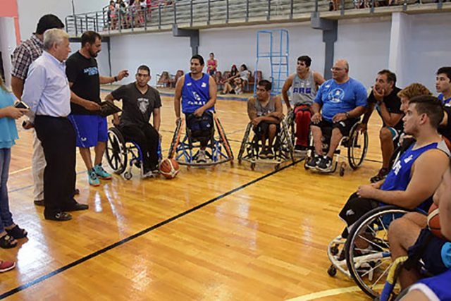 Básquet adaptado: El nicoleño Amado Pérez en los ciclos de conferencias del seleccionado