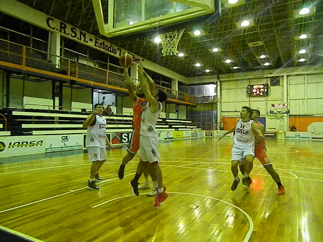 Regatas no pudo con el «Pincha» de La Plata