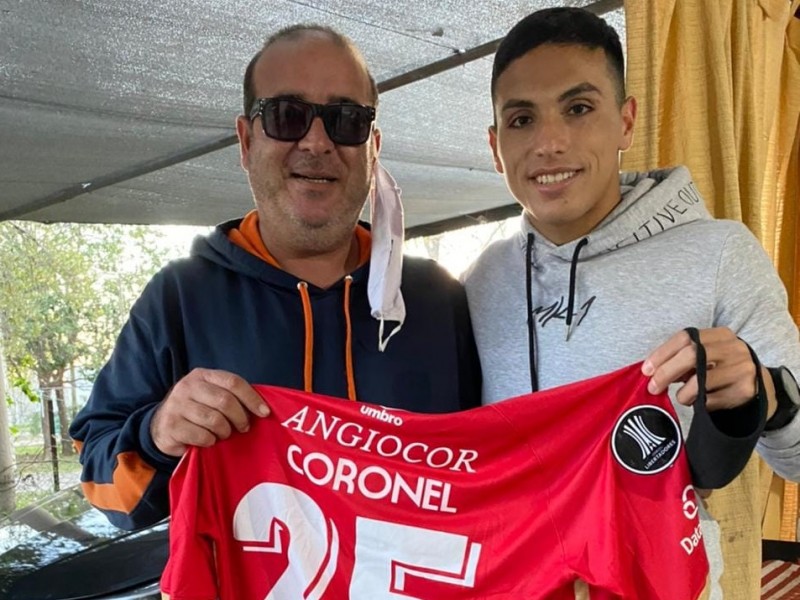 La ocurrencia del “Tano” Barbieri para que Mateo Coronel juegue al fútbol
