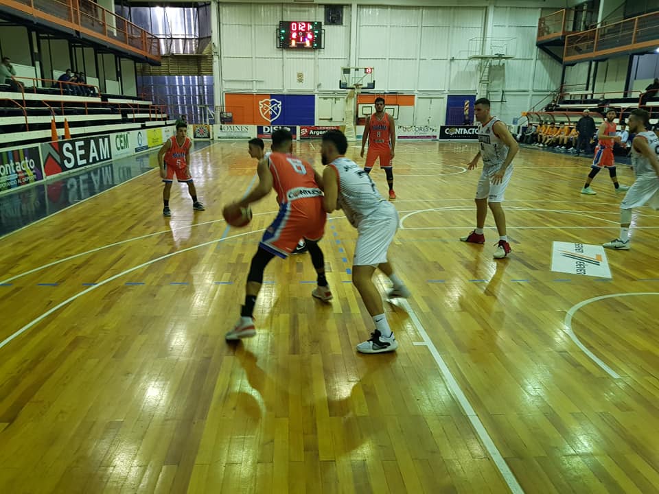 El ultimo tiro no fue para Regatas y la victoria quedó en manos de Pergamino Basket