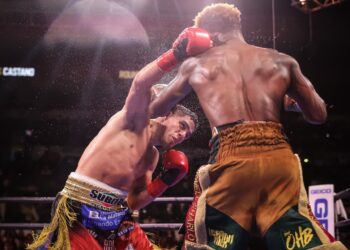 CASTAÑO FUE MÁS QUE CHARLO PERO LAS TARJETAS MARCARON UN EMPATE