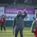 Diego Osella dejó de ser el entrenador de Ferro