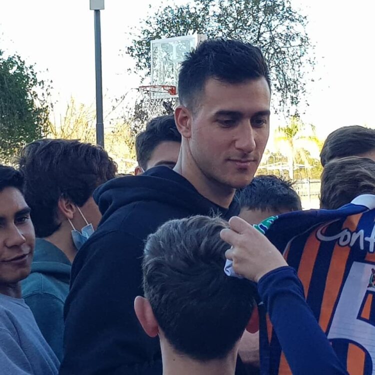 El club Regatas homenajeó a Juan Musso