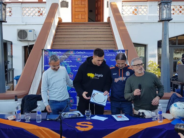 El club Regatas homenajeó a Juan Musso