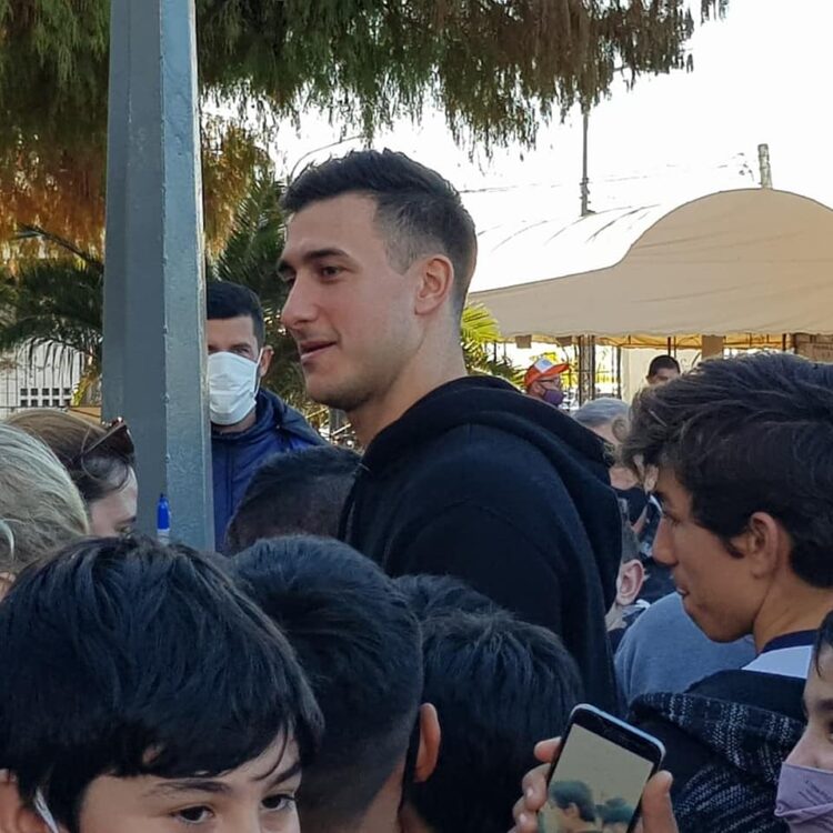 El club Regatas homenajeó a Juan Musso