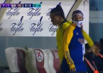 Laurina Oliveros la arquera de Boca la sacaron para los penales y explotó