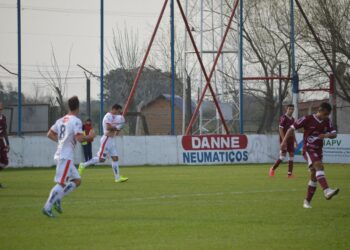 Federal A: Defensores no levanta y registró su quinta derrota consecutiva