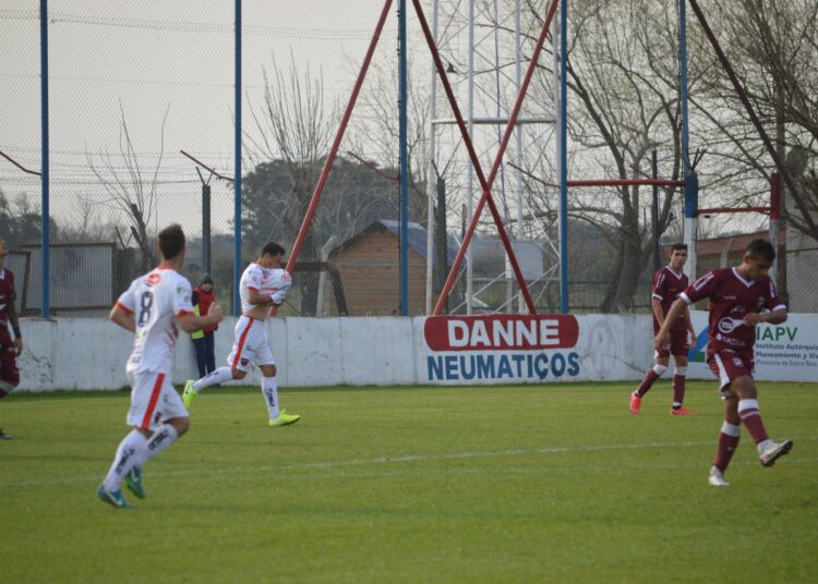 Federal A: Defensores no levanta y registró su quinta derrota consecutiva