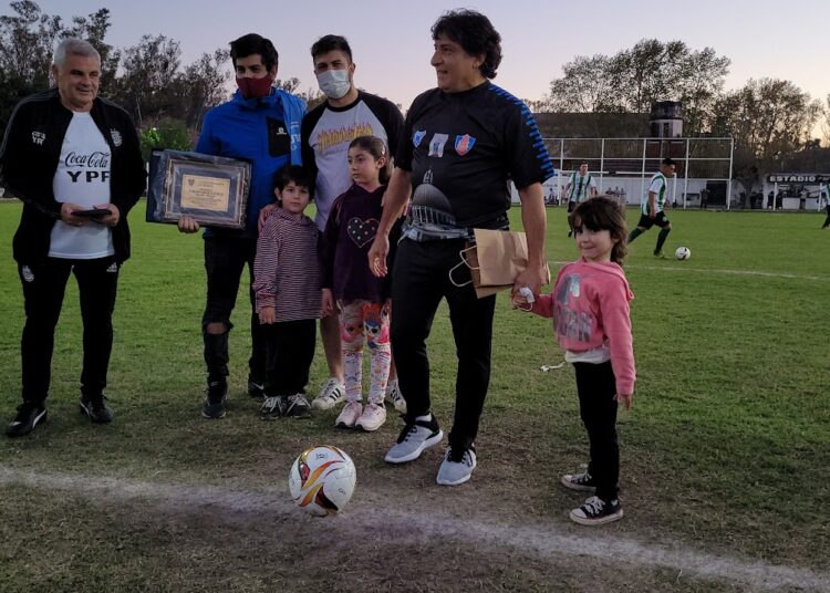 Se hizo esperar, pero Fabián Daniele pudo dar el puntapié al torneo que lleva su nombre