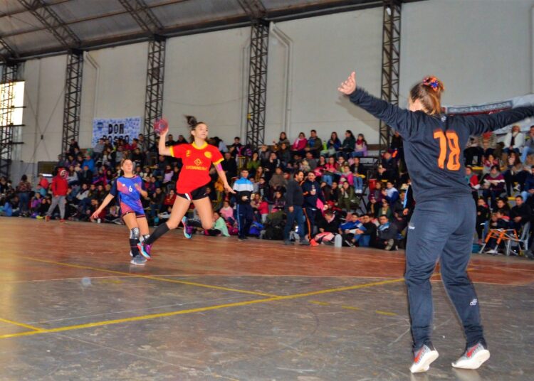Handball: El clásico de la ciudad le pone condimento a la séptima