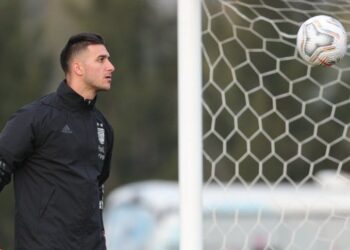 A Musso se le abre una puerta en el arco de la Selección Argentina