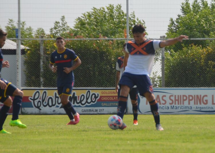 Regatas y Colegiales se enfrentaron en un amistoso