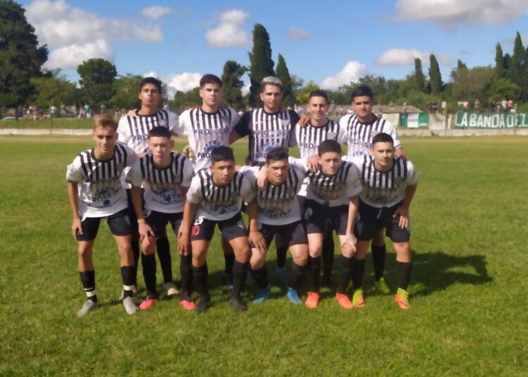La Emilia en la Villa dejo sin chances a Los Andes