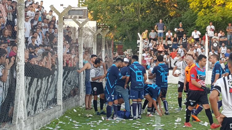 Paraná le gano a La Emilia y es el otro semifinalista
