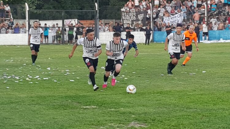 Paraná le gano a La Emilia y es el otro semifinalista