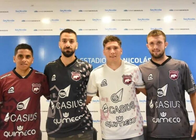 FEDERAL “A”: DEFENSORES SE PRESENTÓ EN EL ESTADIO SAN NICOLÁS