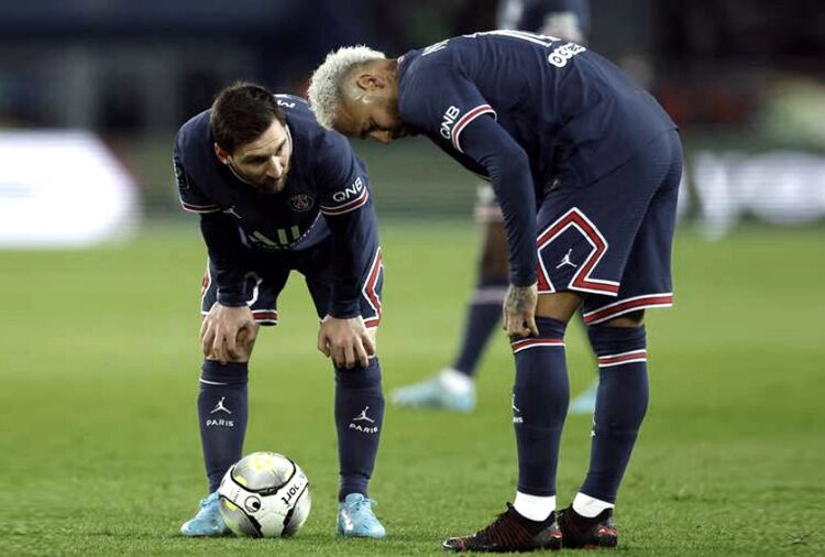 Silbidos para Messi y Neymar en el Parque de los Príncipes