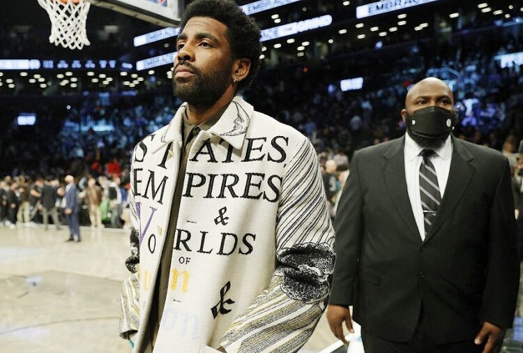 La NBA multó a Brooklyn Nets por permitir a un jugador no vacunado ingresar al vestuario