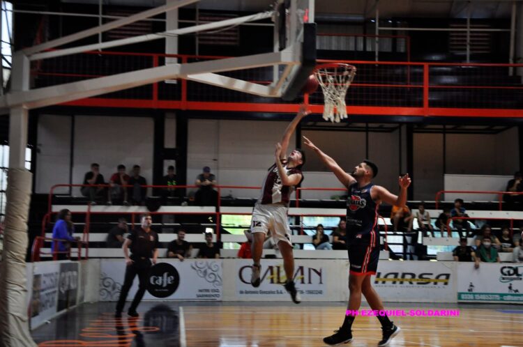 Regatas A le gano a Sacachispa