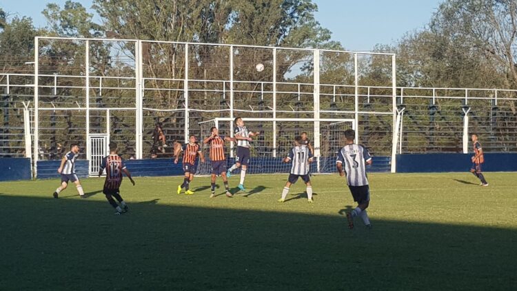 Regatas se metió en la final en un partido increíble
