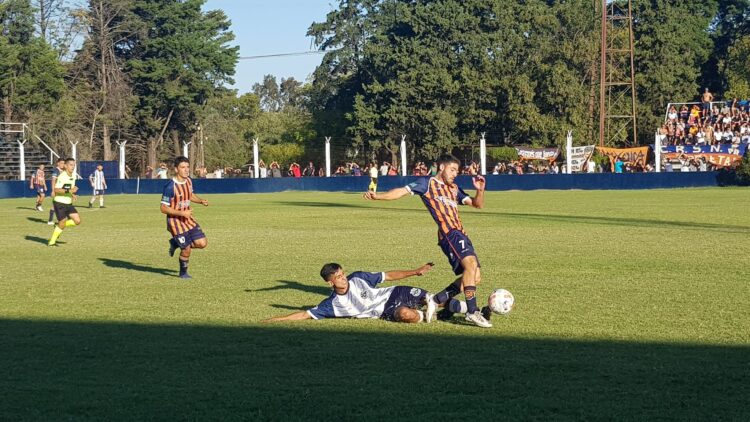 Regatas se metió en la final en un partido increíble