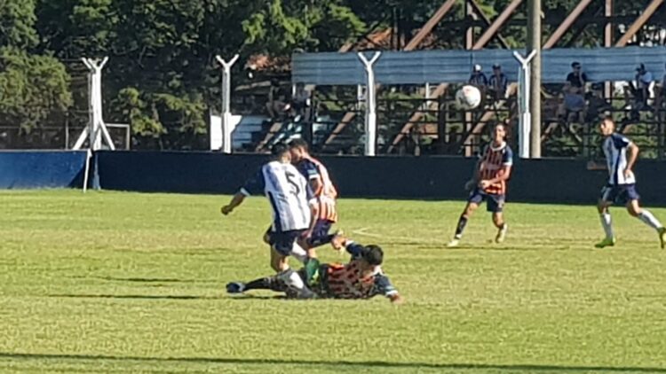 Regatas se metió en la final en un partido increíble