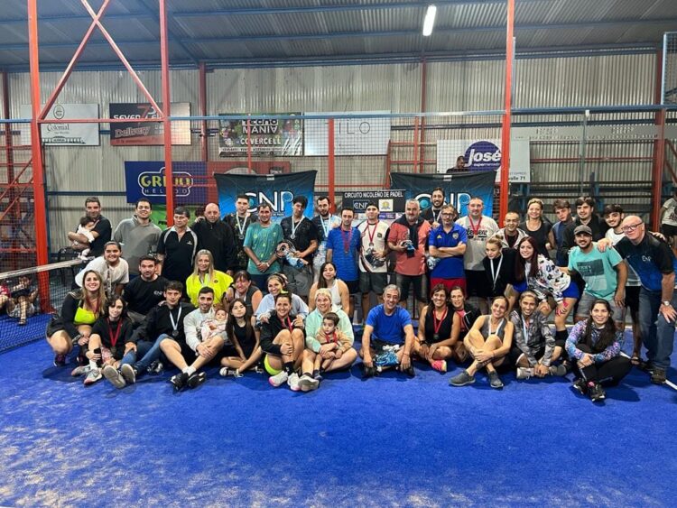 Se realizo el primer Torneo del Circuito Nicoleño de Pádel