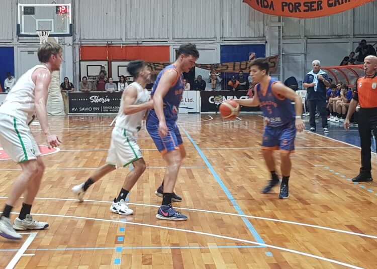 Regatas debió trabajar demasiado para superar a Sportman