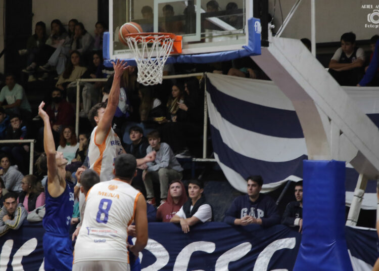 Regatas se aseguro la clasificación