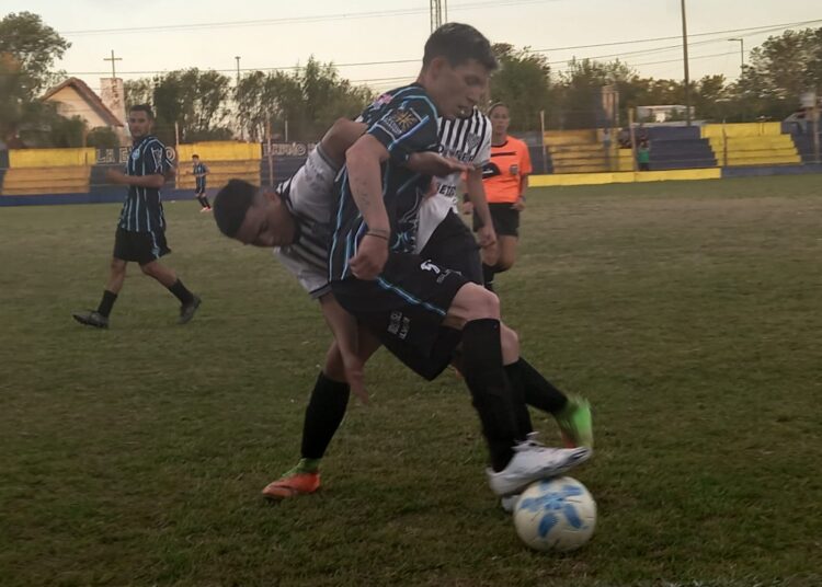 Argentino y La Emilia arrancaron repartiendo puntos