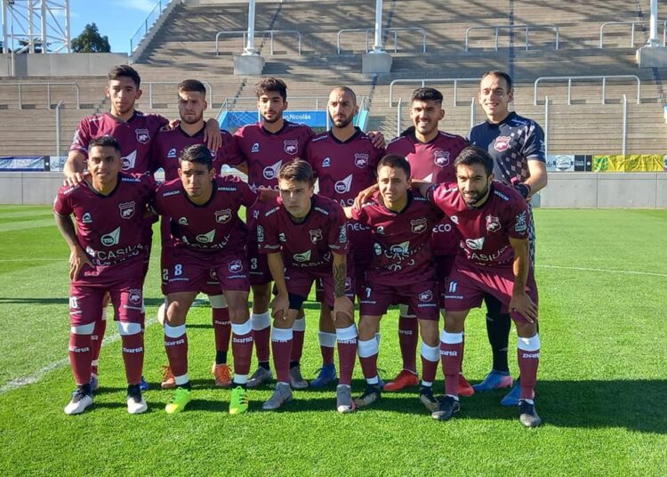 Defensores no pudo ante Racing en Córdoba