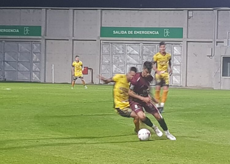 Dos bombazos de afuera dejaron a Defensores sin nada