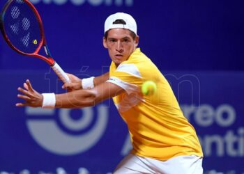 El argentino Báez logró en Estoril su primer título en el circuito ATP