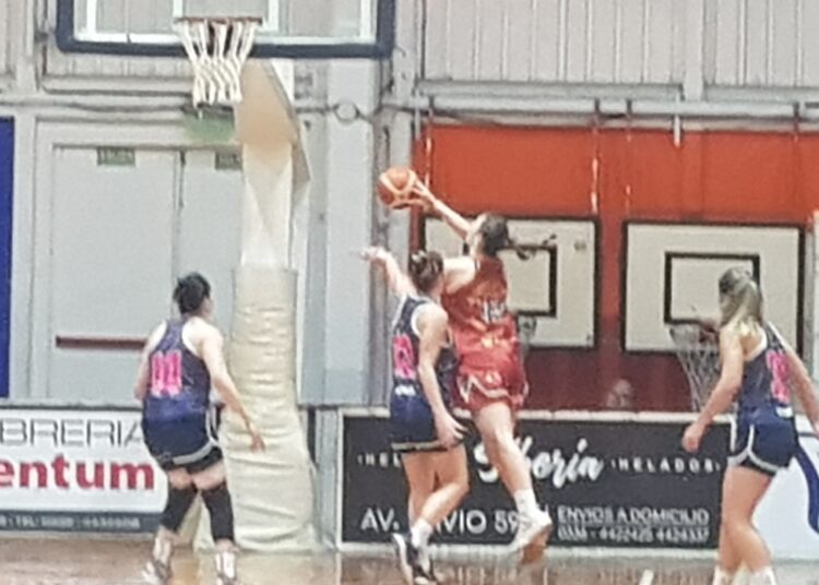 Regatas cayo ante Tomas de Rocamora, pero las náuticas se quedaron con el primer lugar