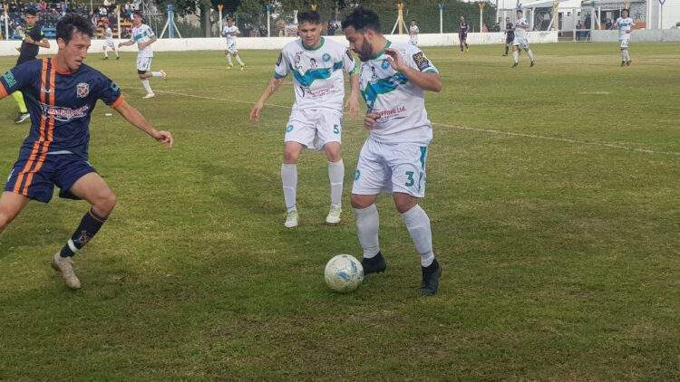 Argentino y Regatas solo un empate