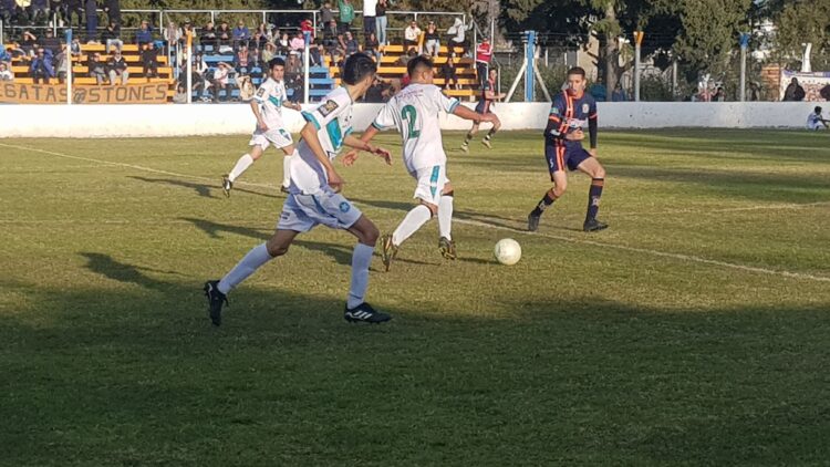 Argentino y Regatas solo un empate