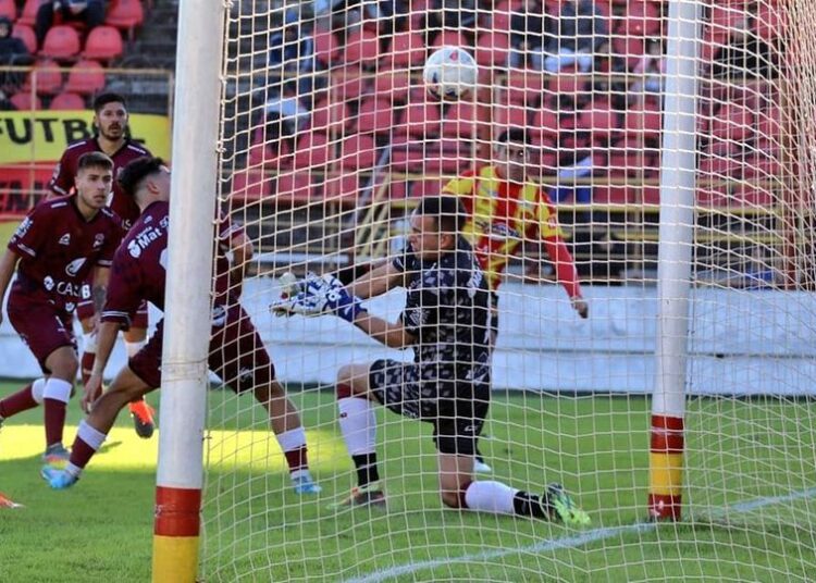 Defensores sufrió la tercera derrota consecutiva