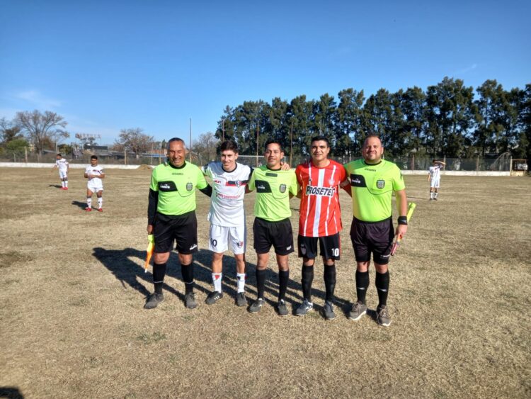 Rojo volvió a ganar y se acerca a la punta