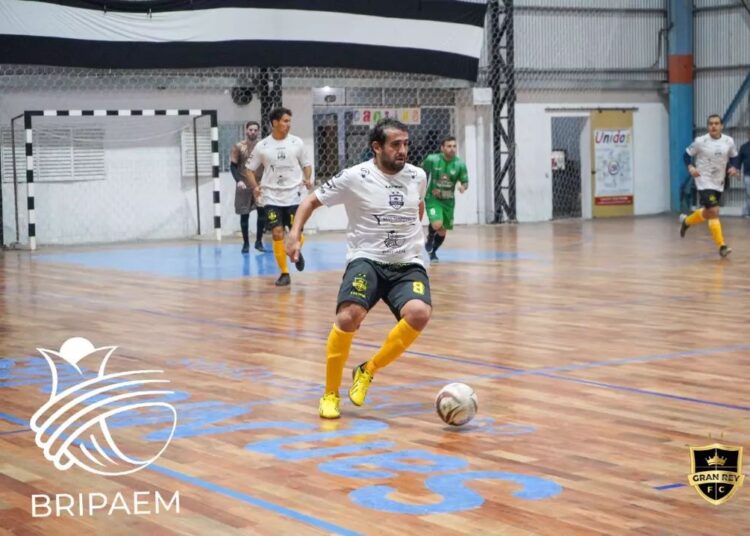 Gran Rey aprovecho la fecha libre de Defensores y ahora los dos comparten la punta