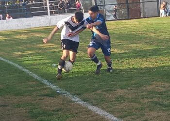 Paraná goleó y recuperó la punta