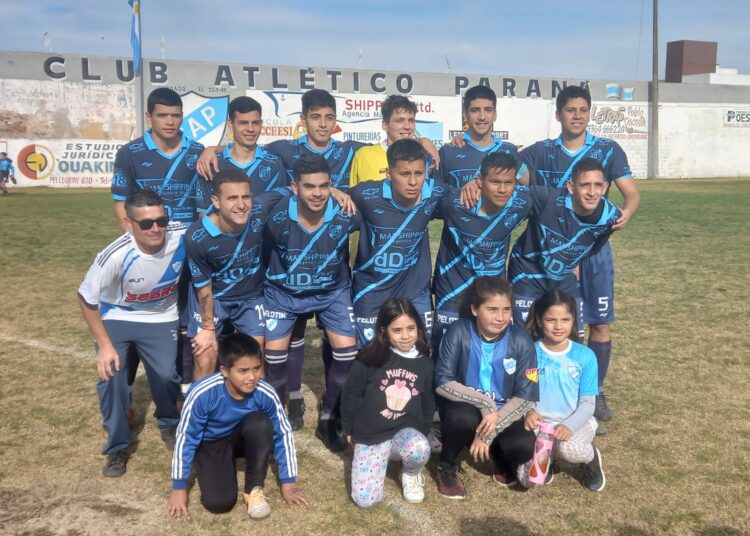 Paraná goleó y recuperó la punta