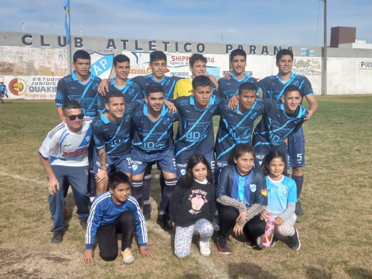 Paraná goleó y recuperó la punta