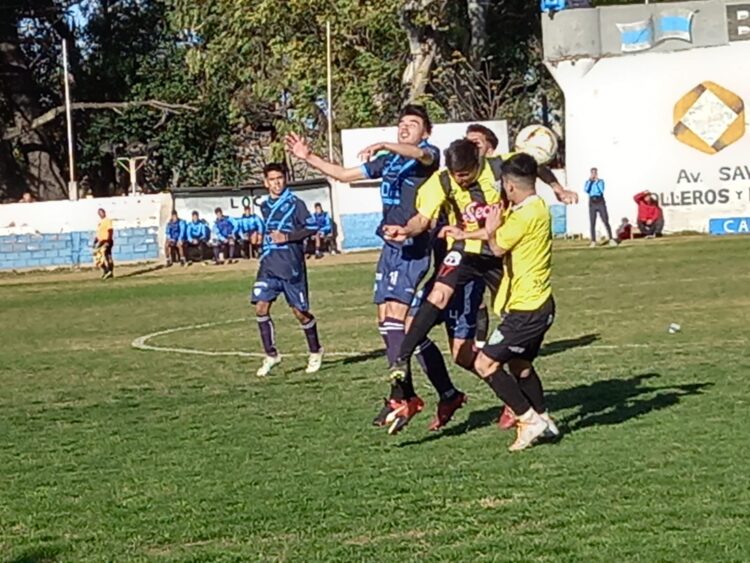 Paraná erró menos en los penales y avanzó a semifinales