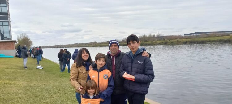 El remo de Regatas y una buena actuación en Tigre
