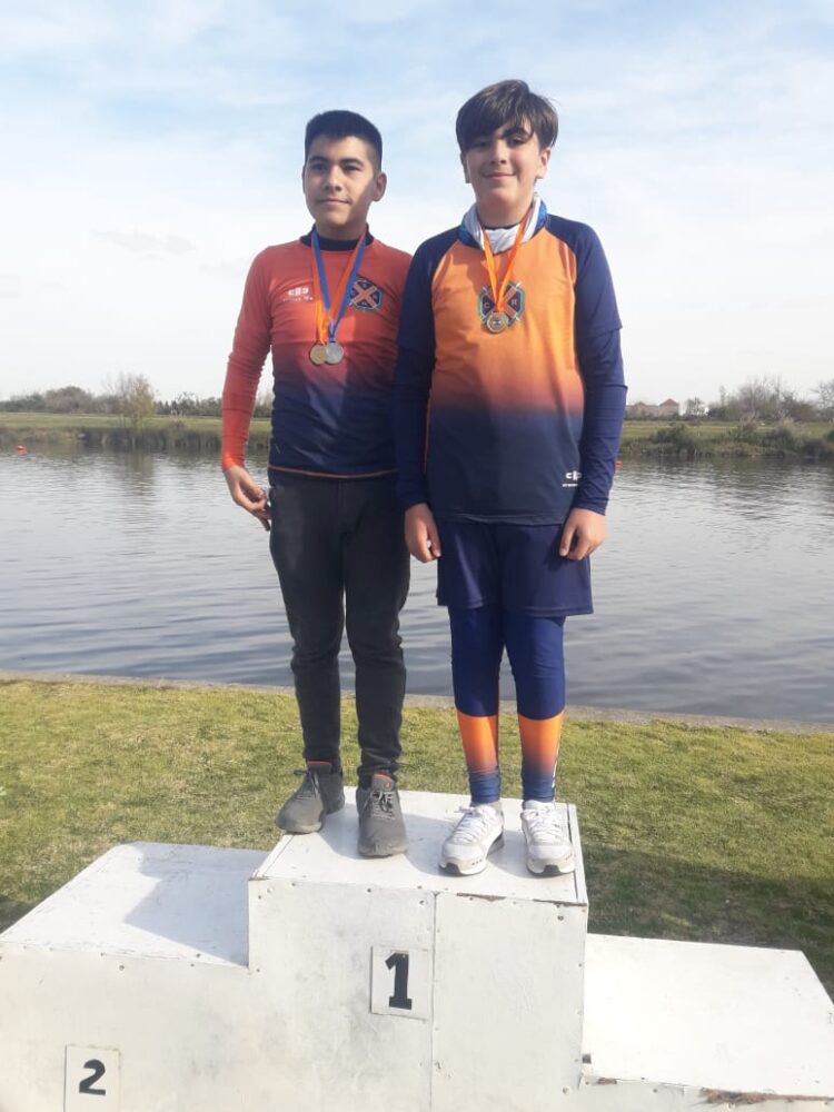 El remo de Regatas y una buena actuación en Tigre
