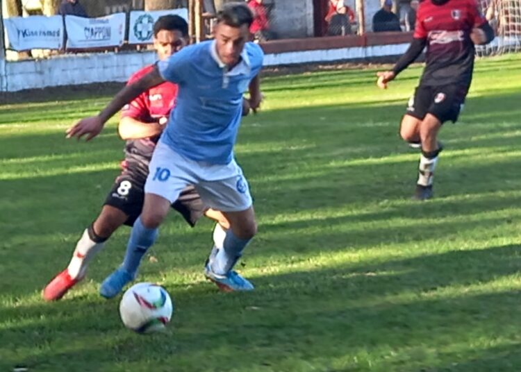 La punta del torneo se tiñó de Rojo
