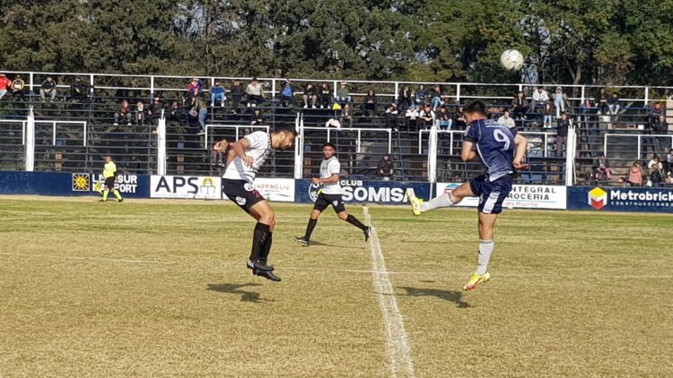 La Emilia con la cabeza de Merello le cambio el final al partido