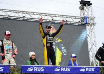 Dominio y victoria del neuquino Benvenuti en el Turismo Carretera de Posadas