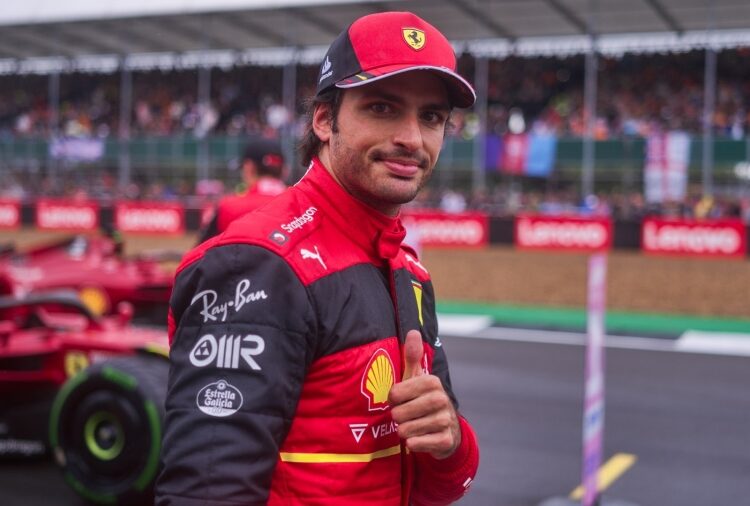 Drama y emoción en la F1: Sainz festejó su primera victoria tras el duro accidente de Zhou