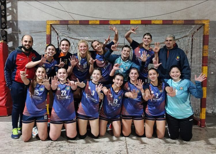 Regatas y Somisa campeones en Mayores damas y caballeros
